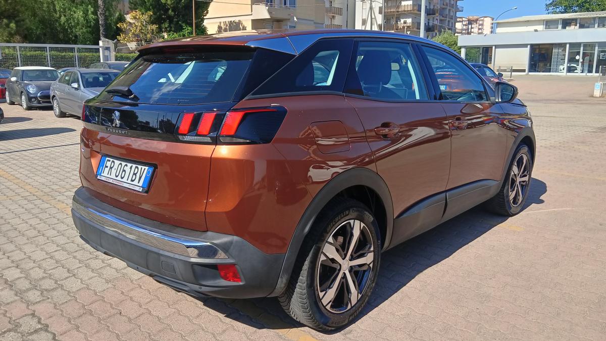 Peugeot 3008 1.5 HDI 130CV Business 061